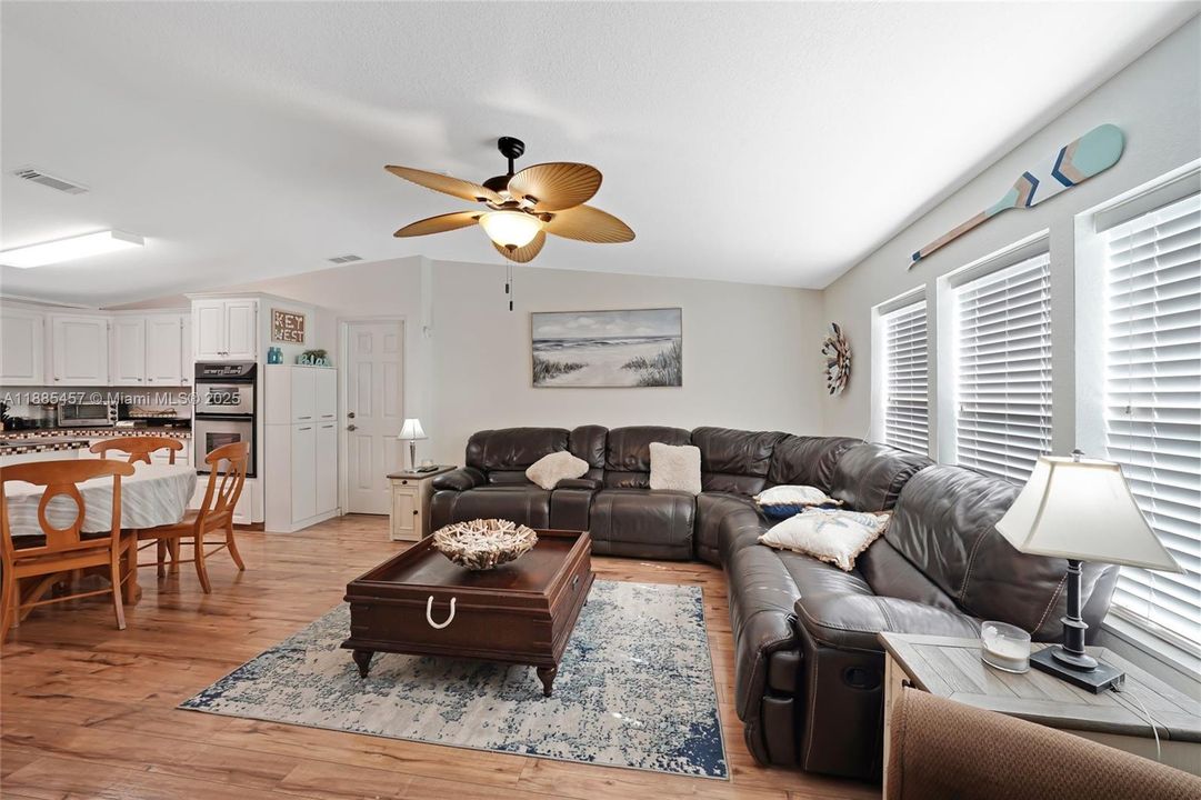 For Rent: $3,400 (4 beds, 3 baths, 1944 Square Feet)