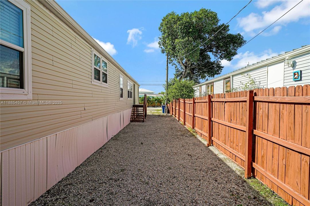 For Rent: $3,400 (4 beds, 3 baths, 1944 Square Feet)