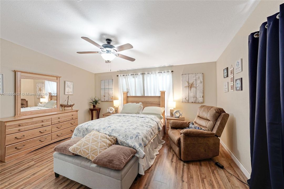 For Rent: $3,400 (4 beds, 3 baths, 1944 Square Feet)