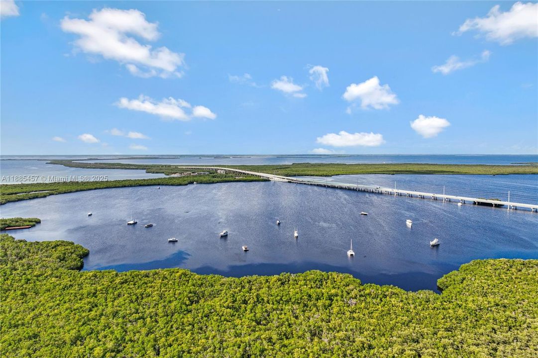 For Rent: $3,400 (4 beds, 3 baths, 1944 Square Feet)