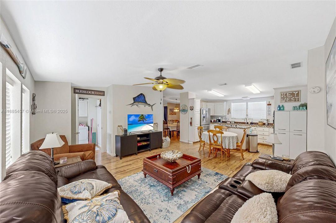 For Rent: $3,400 (4 beds, 3 baths, 1944 Square Feet)