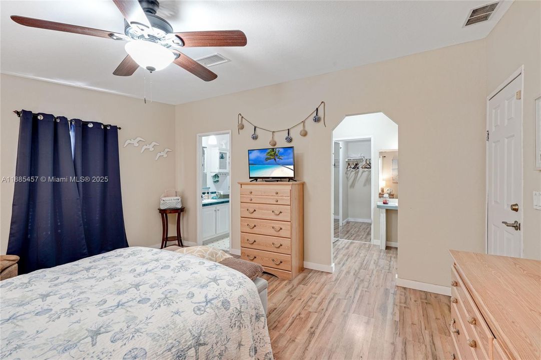 For Rent: $3,400 (4 beds, 3 baths, 1944 Square Feet)