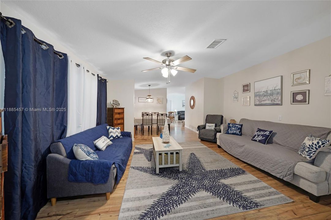 For Rent: $3,400 (4 beds, 3 baths, 1944 Square Feet)