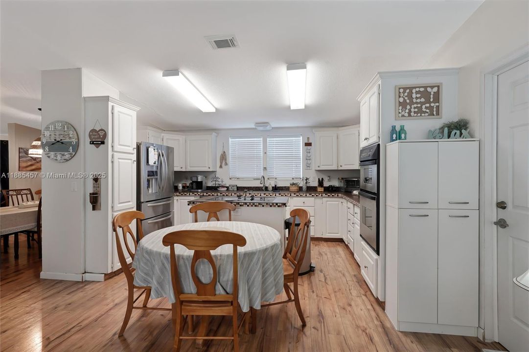 For Rent: $3,400 (4 beds, 3 baths, 1944 Square Feet)