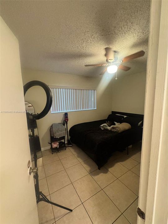 For Sale: $239,000 (2 beds, 2 baths, 963 Square Feet)