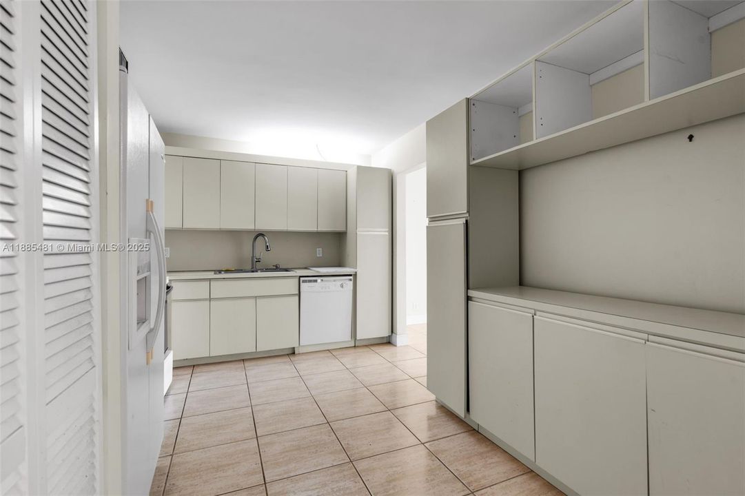 For Sale: $599,999 (2 beds, 2 baths, 1429 Square Feet)