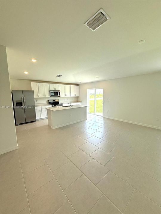 В аренду: $1,900 (3 спален, 2 ванн, 0 Квадратных фут)