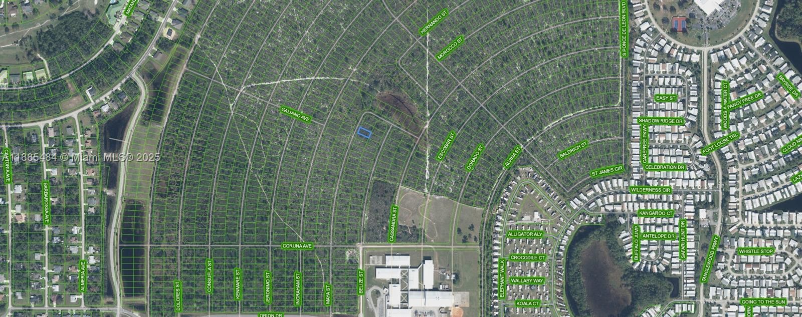 En Venta: $28,900 (0.11 acres)