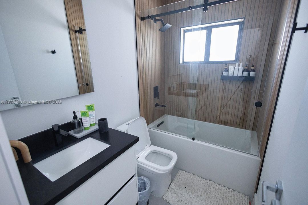 В аренду: $30,000 (6 спален, 4 ванн, 6112 Квадратных фут)