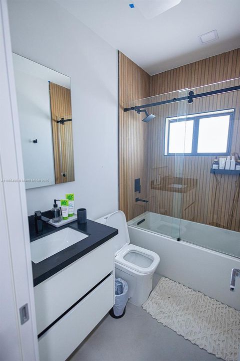 В аренду: $30,000 (6 спален, 4 ванн, 6112 Квадратных фут)