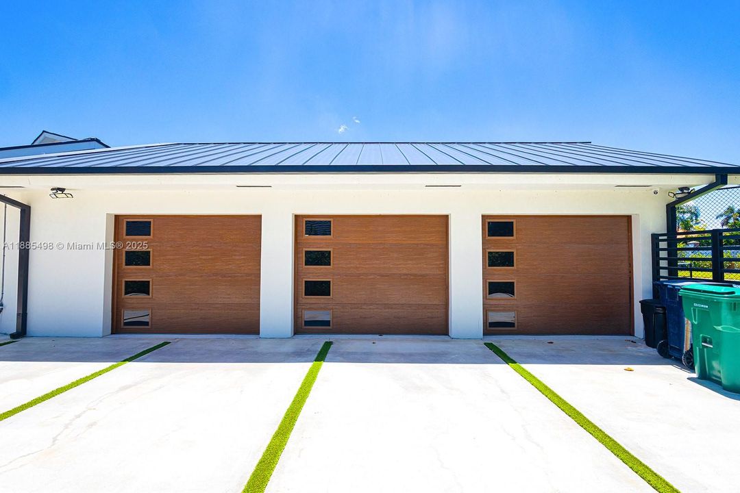 В аренду: $30,000 (6 спален, 4 ванн, 6112 Квадратных фут)