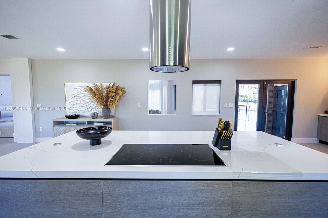 В аренду: $30,000 (6 спален, 4 ванн, 6112 Квадратных фут)