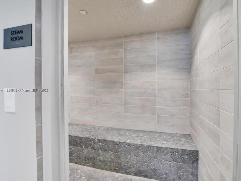 合同活跃: $5,000 (2 贝兹, 2 浴室, 1142 平方英尺)