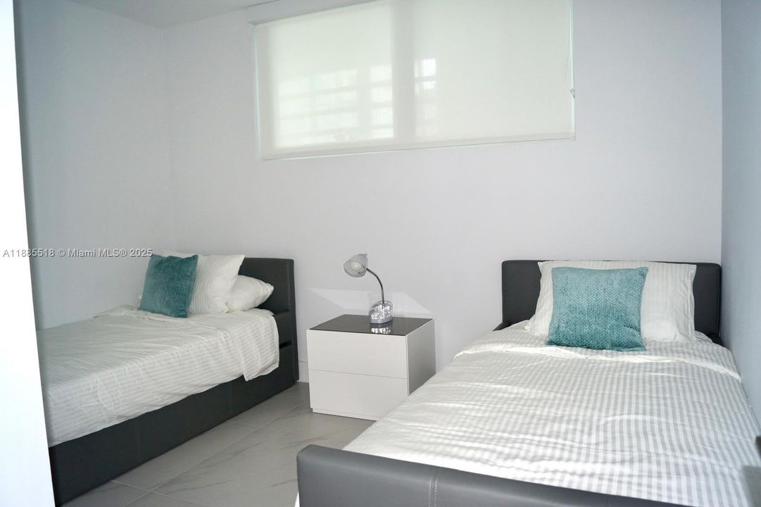 合同活跃: $5,000 (2 贝兹, 2 浴室, 1142 平方英尺)