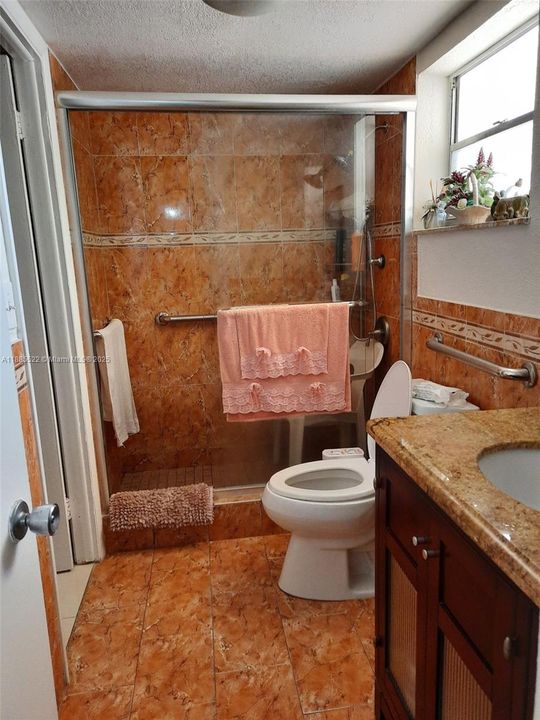 For Sale: $205,000 (1 beds, 1 baths, 812 Square Feet)