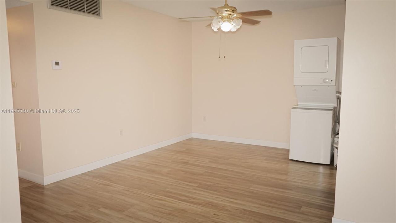 Active With Contract: $159,000 (2 beds, 2 baths, 903 Square Feet)
