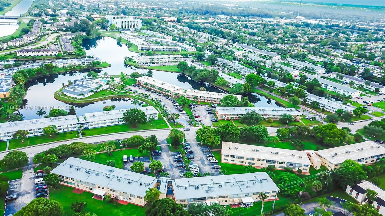 Active With Contract: $159,000 (2 beds, 2 baths, 903 Square Feet)