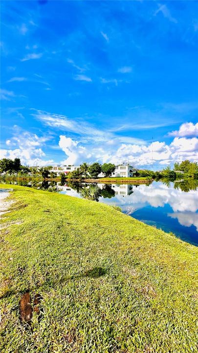 Active With Contract: $159,000 (2 beds, 2 baths, 903 Square Feet)