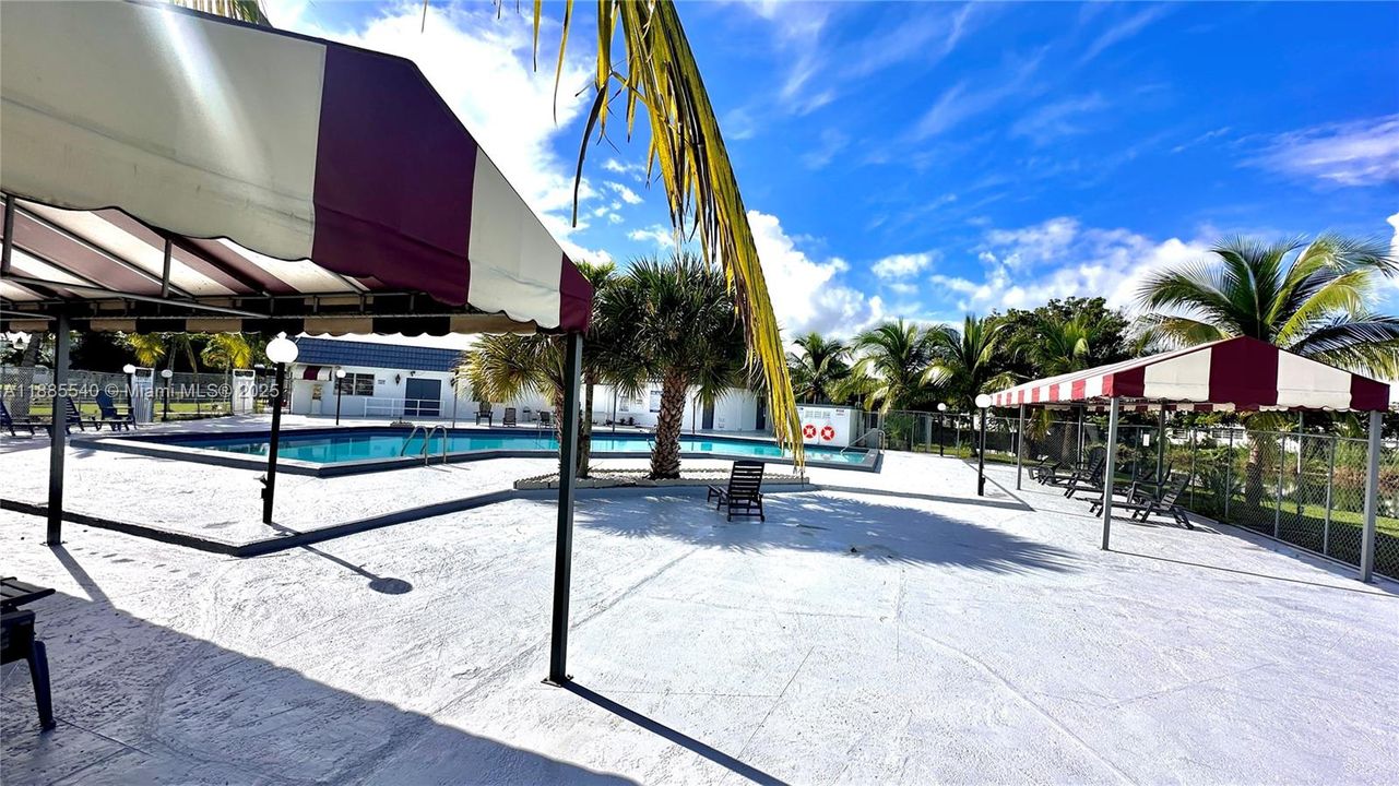 Active With Contract: $159,000 (2 beds, 2 baths, 903 Square Feet)