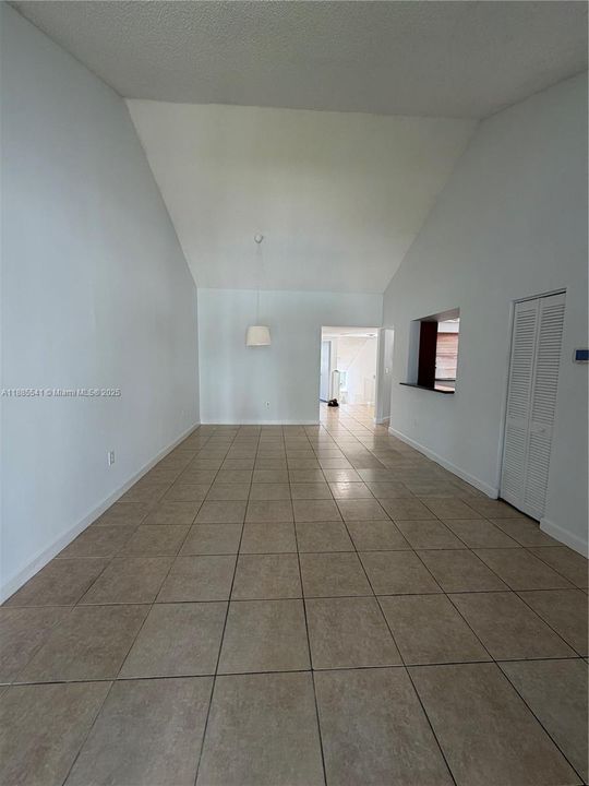 Recently Rented: $2,450 (2 beds, 2 baths, 1128 Square Feet)