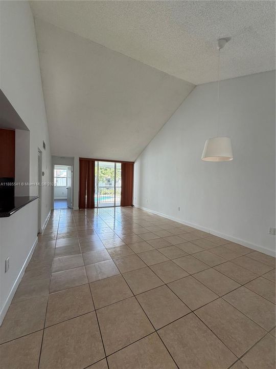 Recently Rented: $2,450 (2 beds, 2 baths, 1128 Square Feet)