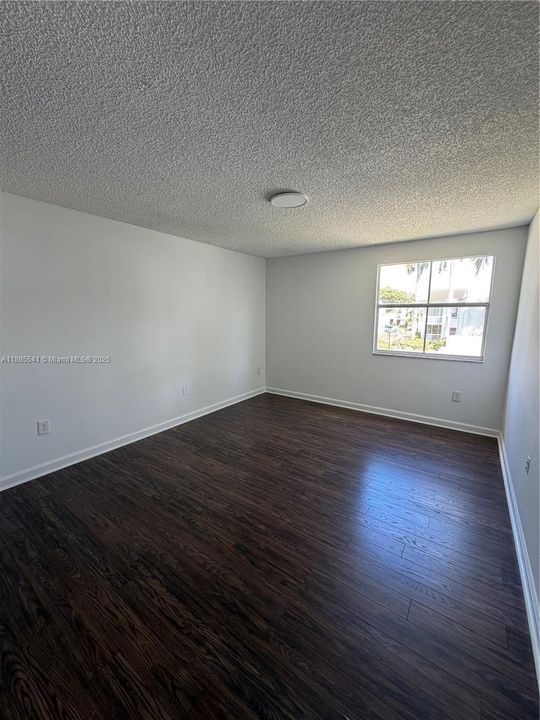 Recently Rented: $2,450 (2 beds, 2 baths, 1128 Square Feet)