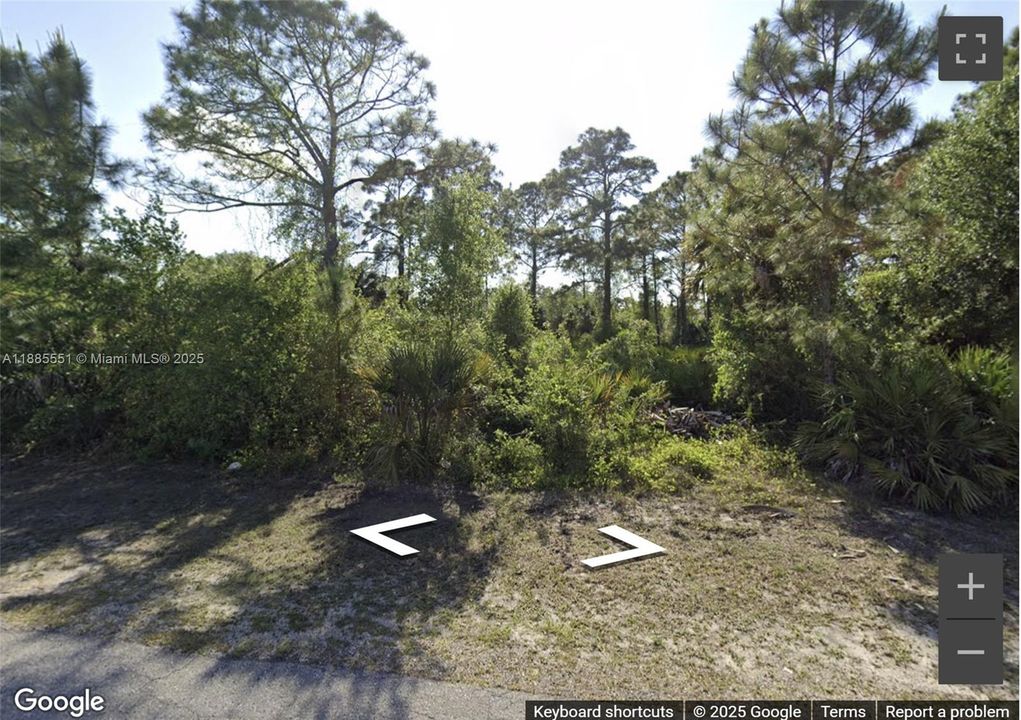 En Venta: $75,000 (0.50 acres)