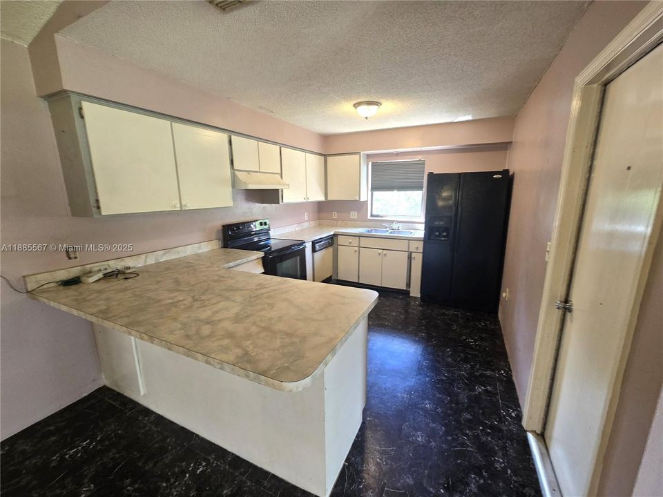 最近售出: $159,000 (3 贝兹, 2 浴室, 1764 平方英尺)