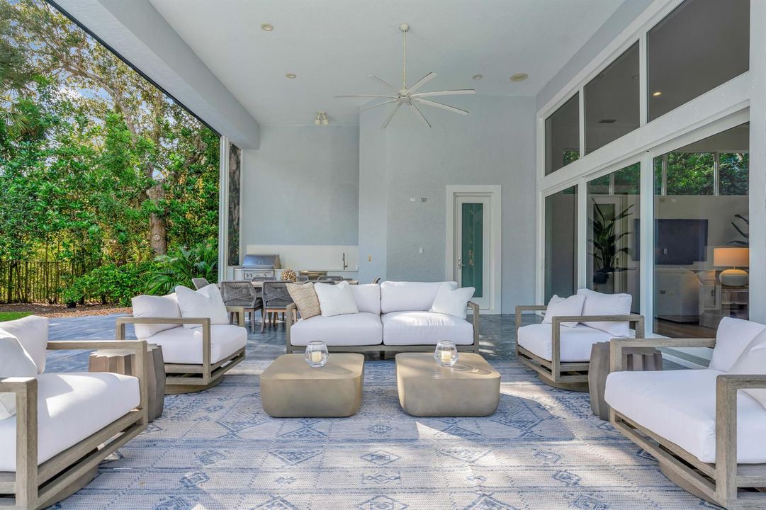 Outdoor Covered Livng