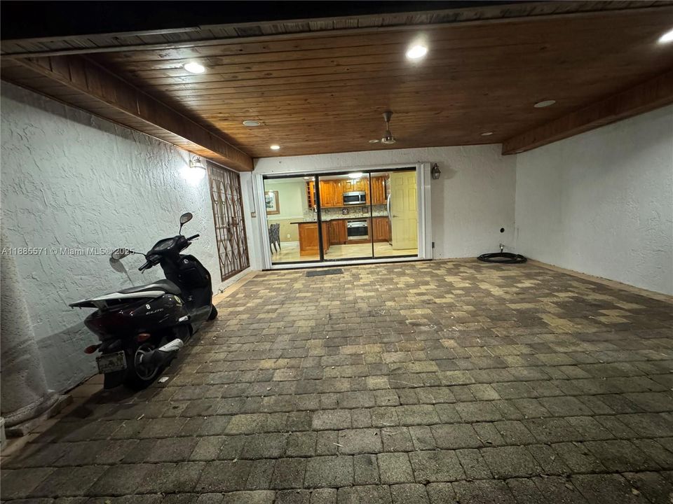 For Sale: $468,900 (3 beds, 2 baths, 1156 Square Feet)