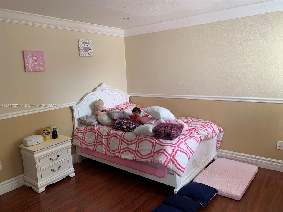 For Sale: $468,900 (3 beds, 2 baths, 1156 Square Feet)