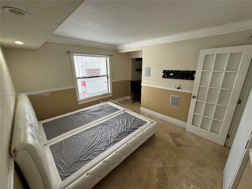 For Sale: $468,900 (3 beds, 2 baths, 1156 Square Feet)