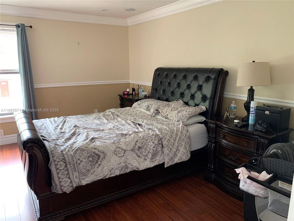 For Sale: $468,900 (3 beds, 2 baths, 1156 Square Feet)