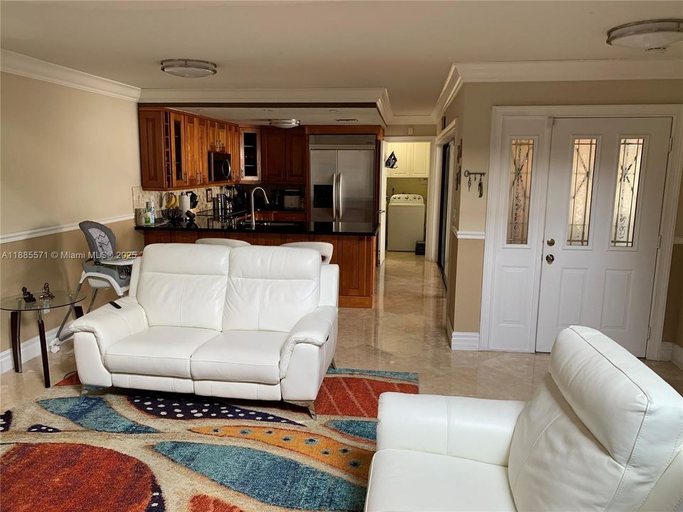 For Sale: $468,900 (3 beds, 2 baths, 1156 Square Feet)