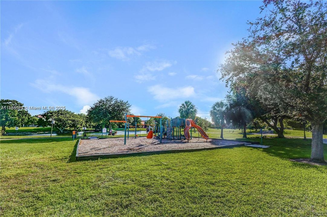 For Sale: $468,900 (3 beds, 2 baths, 1156 Square Feet)