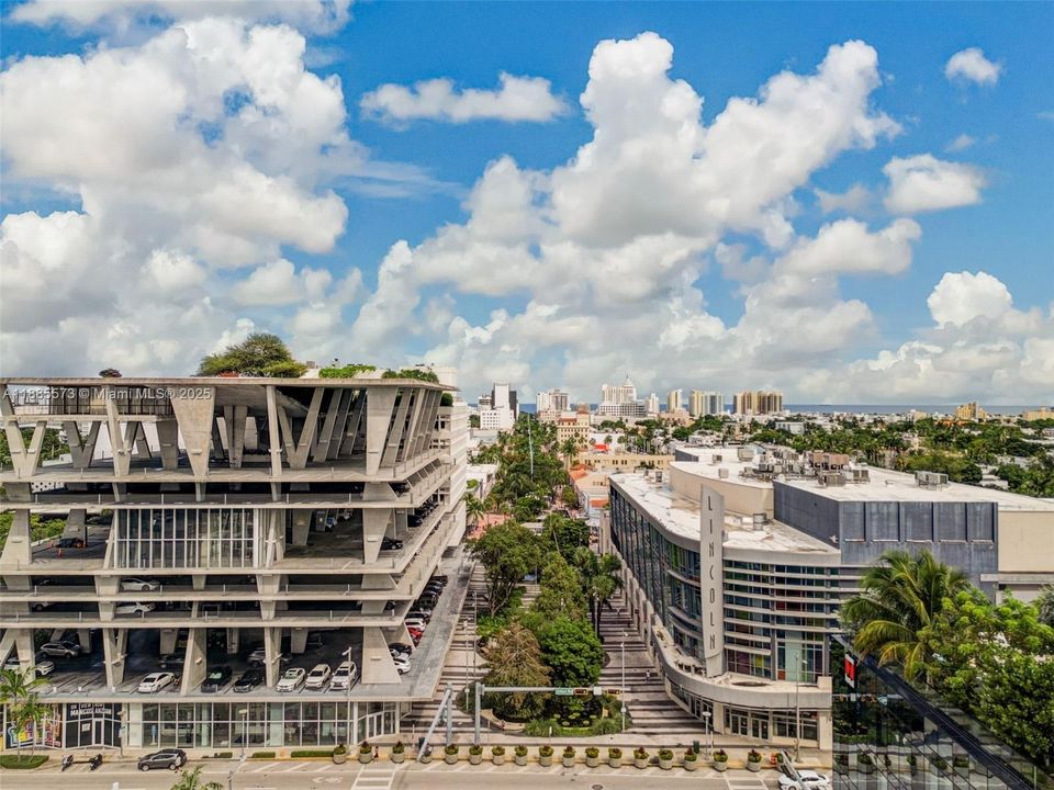 For Sale: $299,000 (1 beds, 1 baths, 730 Square Feet)