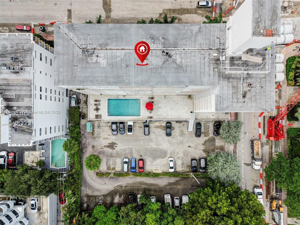 For Sale: $299,000 (1 beds, 1 baths, 730 Square Feet)