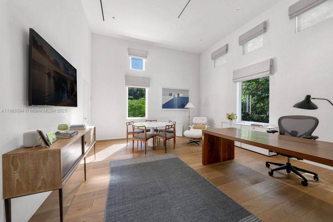 For Sale: $32,000,000 (9 beds, 7 baths, 10286 Square Feet)