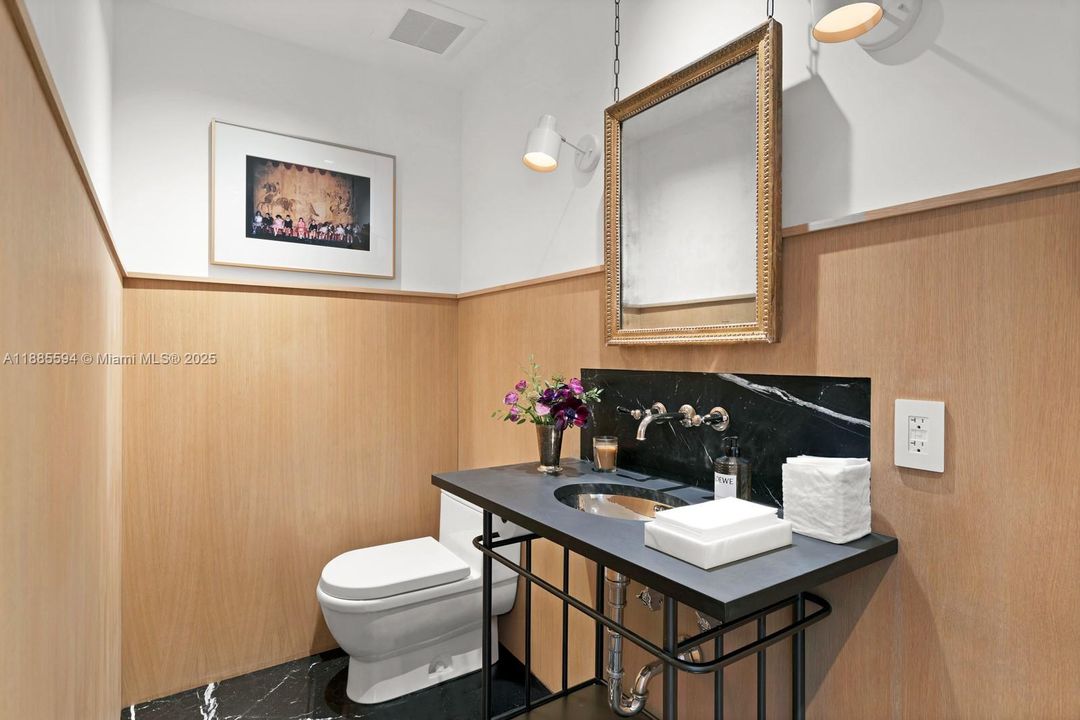 For Sale: $32,000,000 (9 beds, 7 baths, 10286 Square Feet)