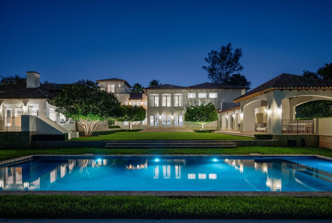 For Sale: $32,000,000 (9 beds, 7 baths, 10286 Square Feet)