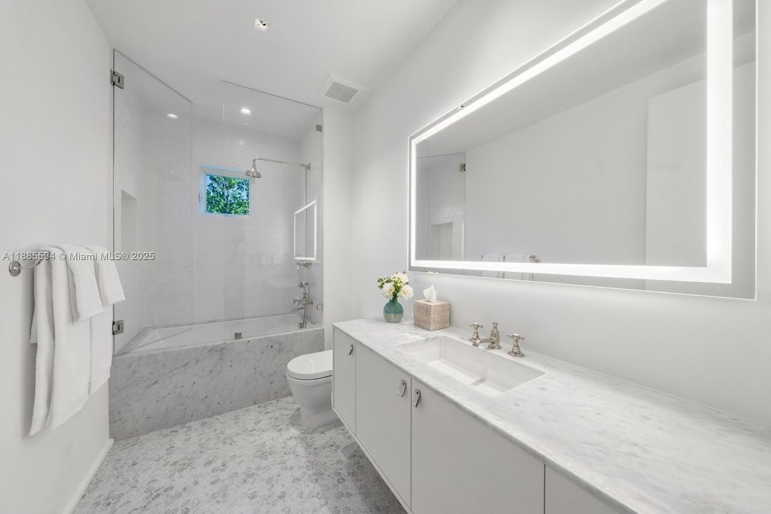 For Sale: $32,000,000 (9 beds, 7 baths, 10286 Square Feet)