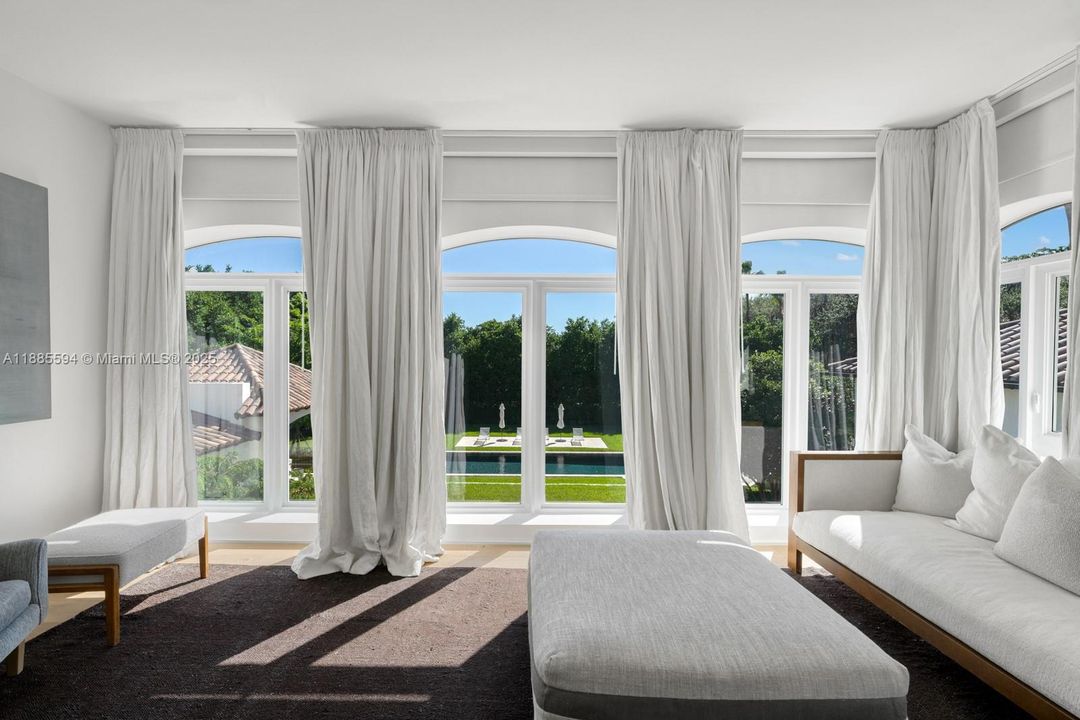 For Sale: $32,000,000 (9 beds, 7 baths, 10286 Square Feet)