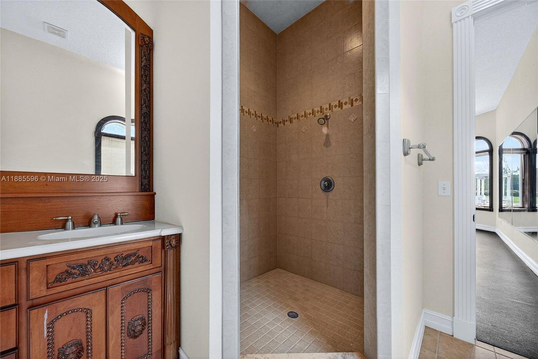 待售: $2,499,999 (5 贝兹, 5 浴室, 0 平方英尺)