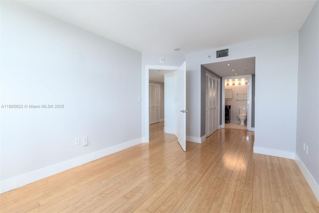 Recently Sold: $1,550,000 (2 beds, 2 baths, 1130 Square Feet)