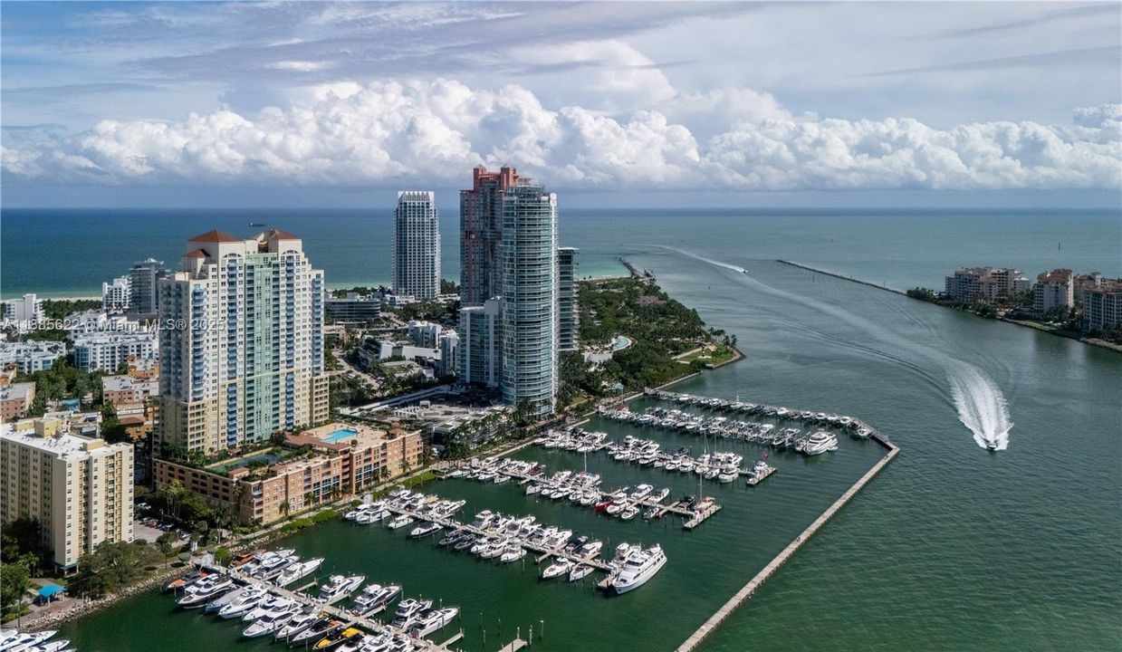 Recently Sold: $1,550,000 (2 beds, 2 baths, 1130 Square Feet)