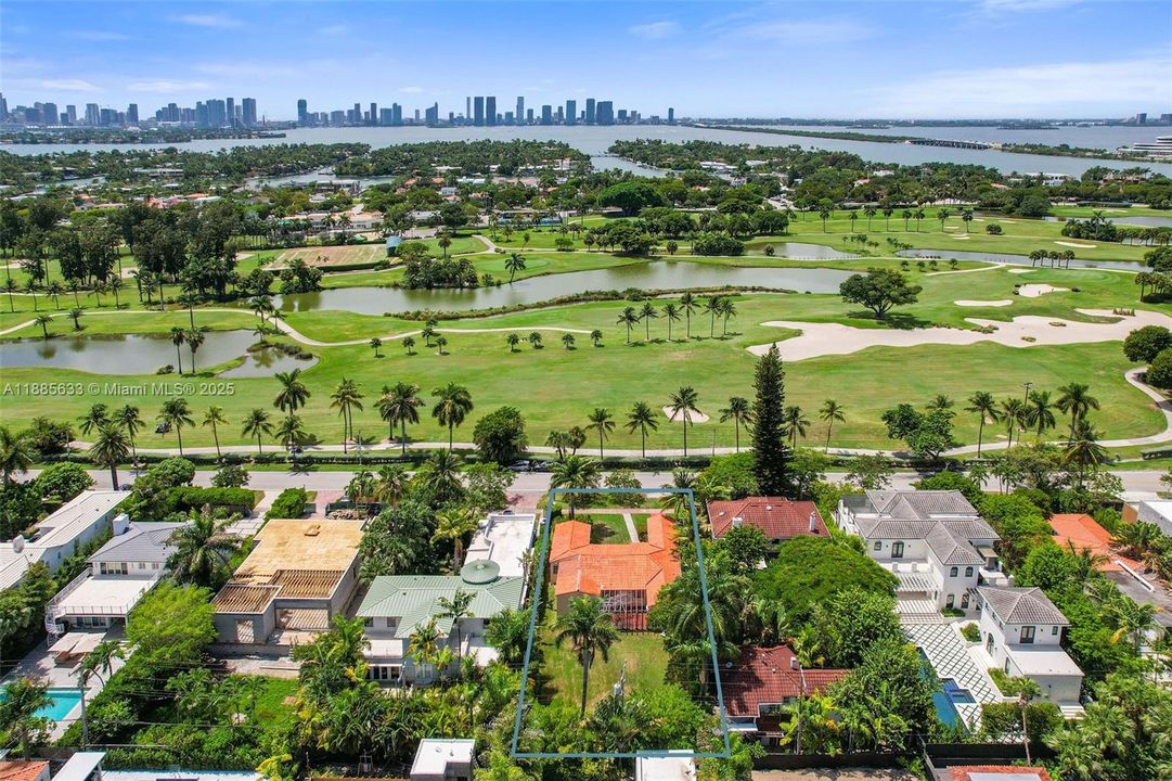 Recently Sold: $3,500,000 (3 beds, 3 baths, 2363 Square Feet)