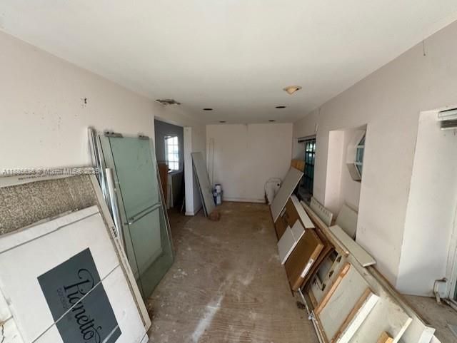 На продажу: $490,000 (0.17 acres)