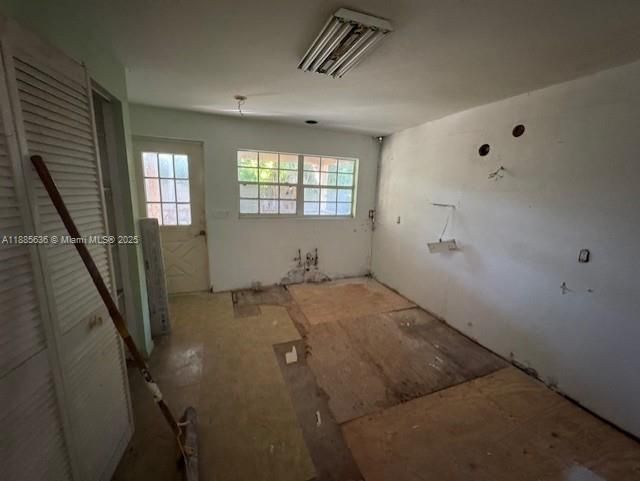 На продажу: $490,000 (0.17 acres)