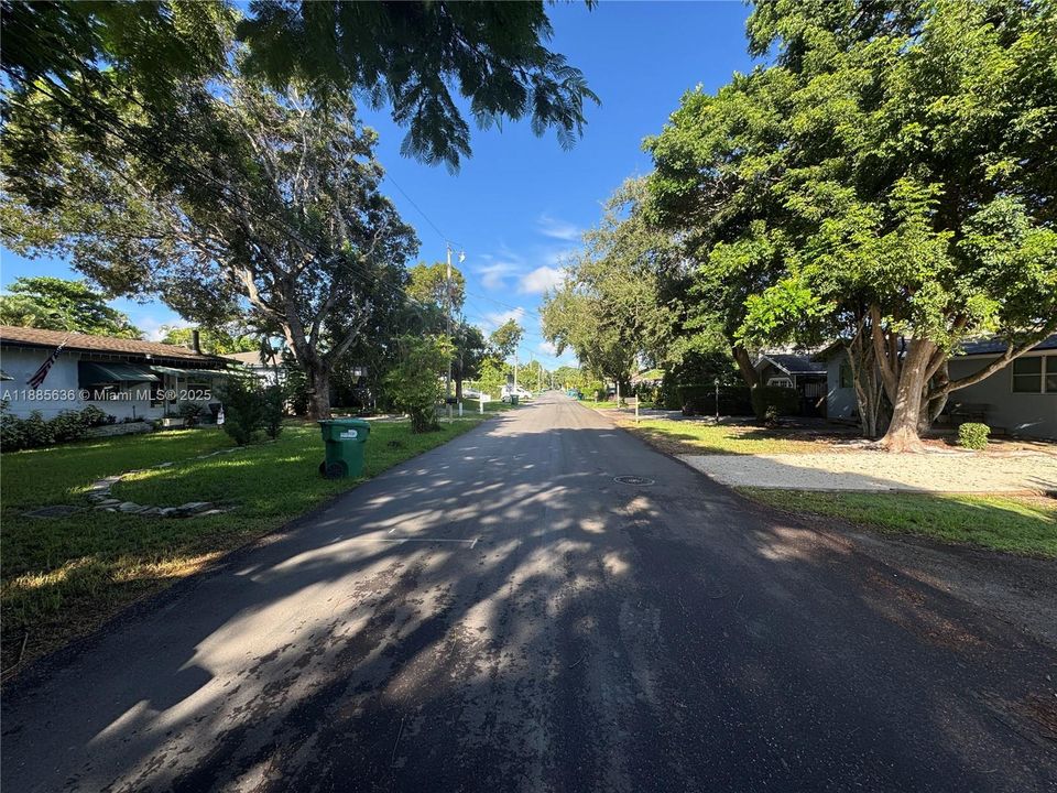 На продажу: $490,000 (0.17 acres)