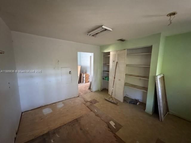 На продажу: $490,000 (0.17 acres)